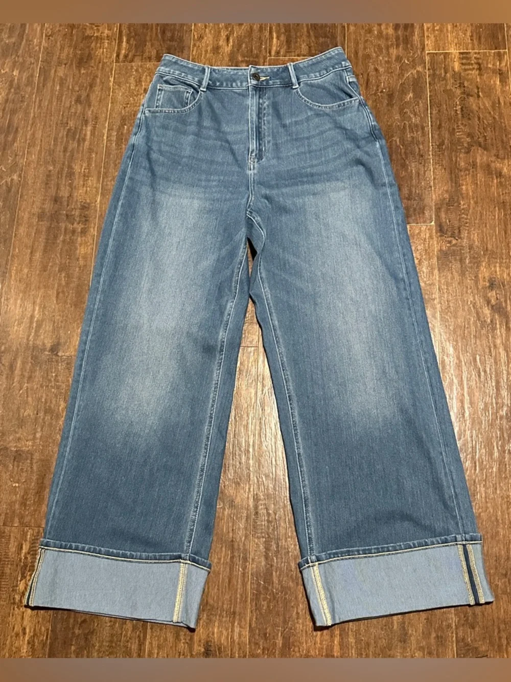 NWT Halara Flex High Waisted Wide Leg Rolled Hem Jeans Women’s Medium - Picture 3 of 9